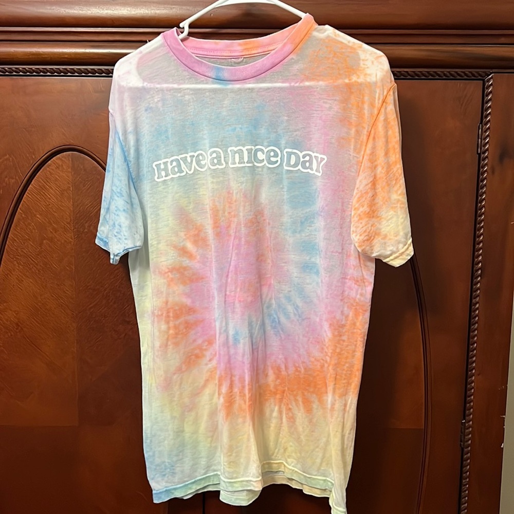 Women’s Medium tie dye shirt.